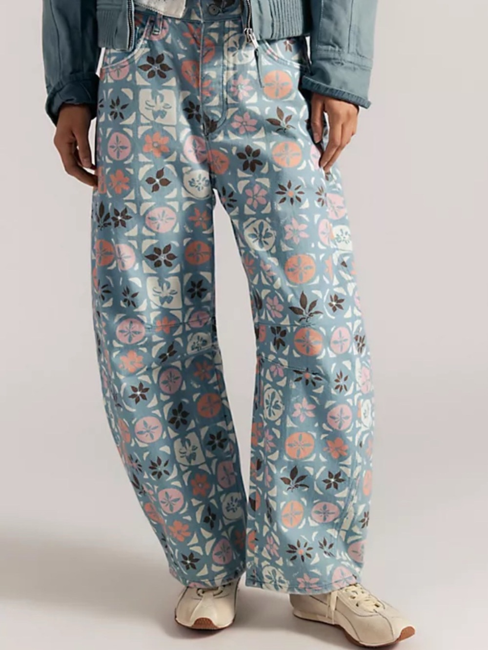 Free People Good Luck Printed Barrel Jeans Size 29 NWT - Picture 5 of 6